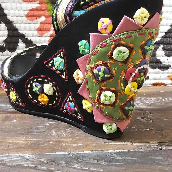 Platform Wedges, Sandals. Multi-Color Embroidery & Buttons. Sam Edelman. Size 7 - Picture 12 of 13